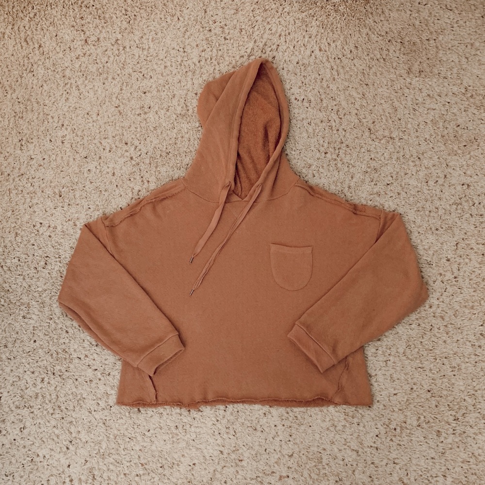 cropped buckle hoodie
